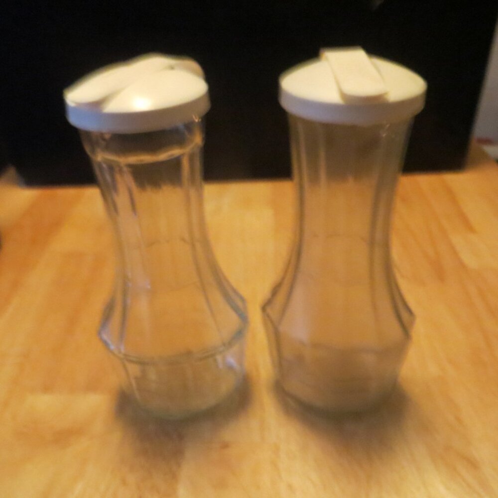 Vintage Set of 2 GOOD SEASONS Salad Dressing Glass Cruet/Shaker/Bottles w/Lids